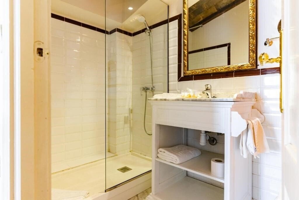 Zdjęcia Ad Hoc Monumental 3*