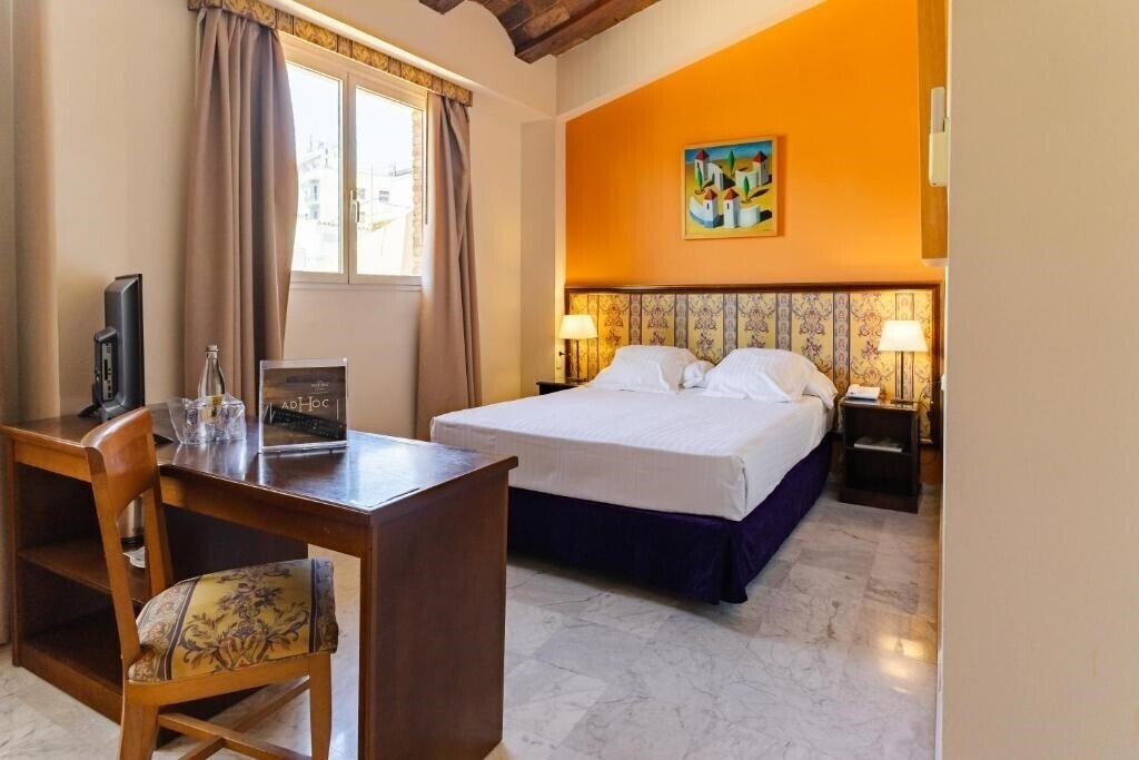 Zdjęcie Ad Hoc Monumental 3*