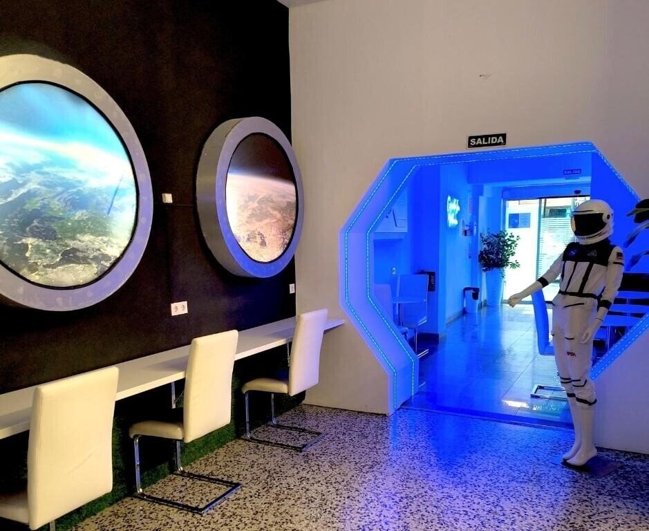 Zdjęcia Capsule Inn Valencia хостел