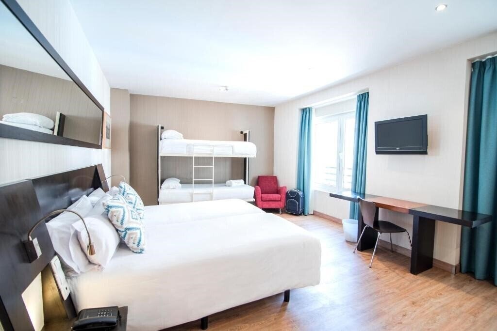 Zdjęcia Petit Palace Plaza De La Reina 3*