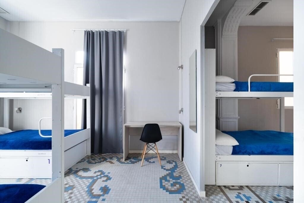 Zdjęcie Purple Nest Hostel 1*