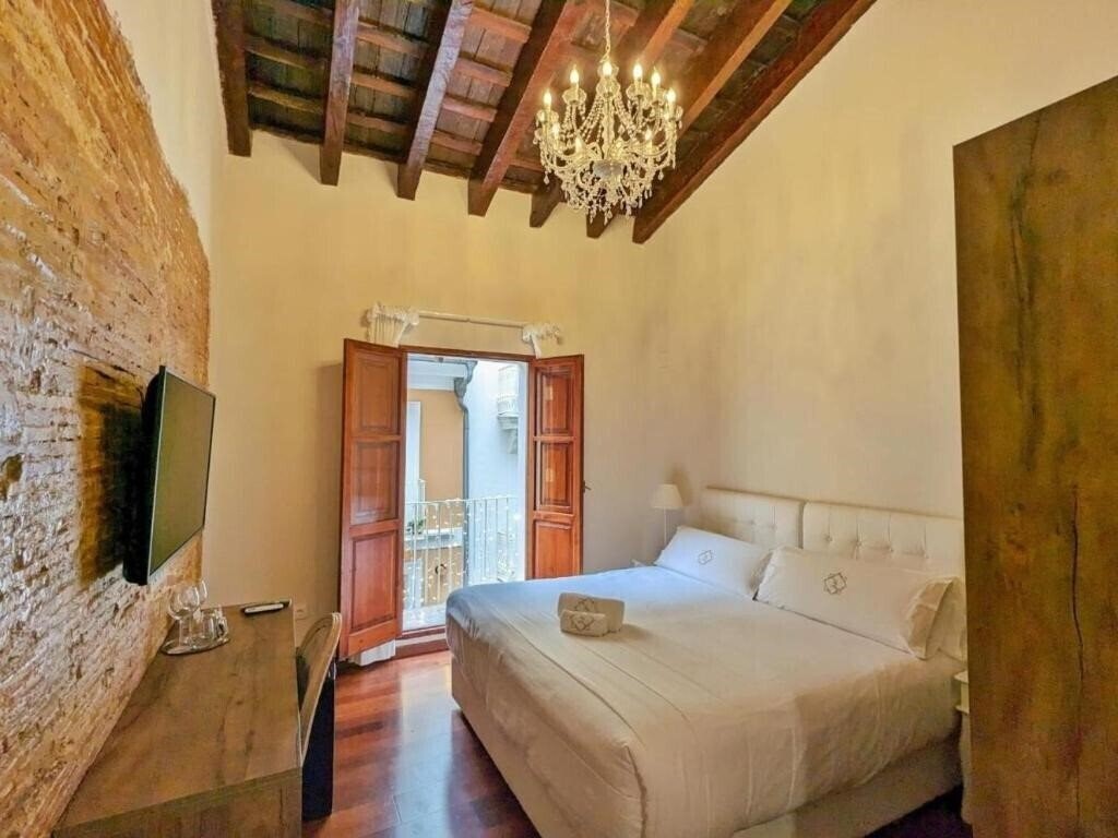 Hotel Catalina Suites 4*
