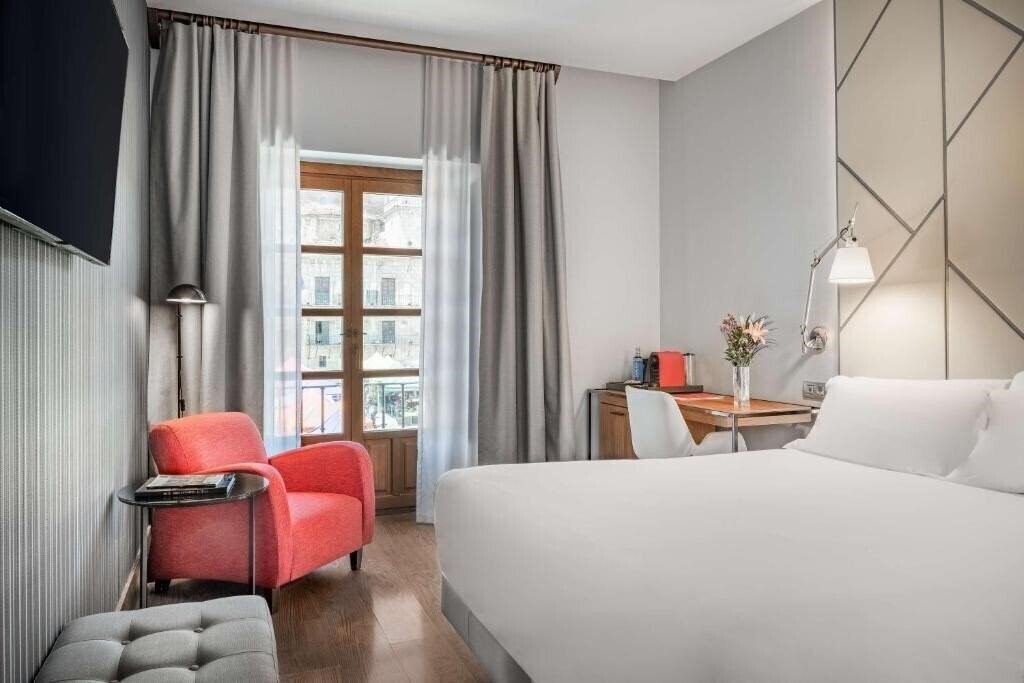 Фото Nh Collection Leon Plaza Mayor 4*