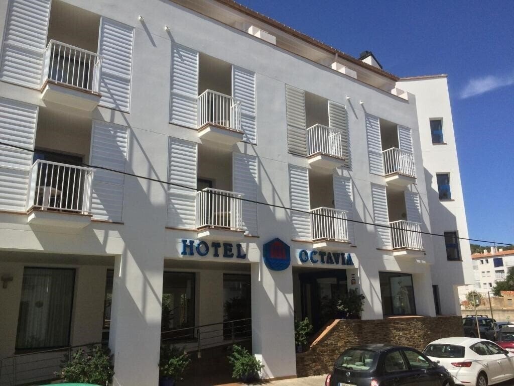 Hotel Octavia 3*