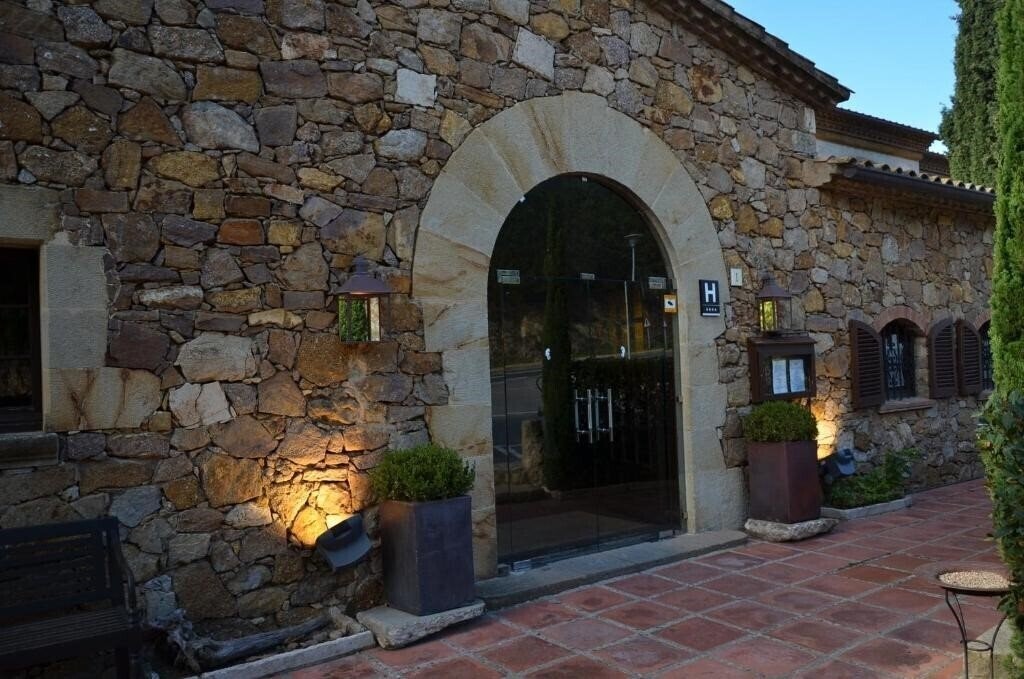 Hotel Restaurant Galena Mas Comangau 4*