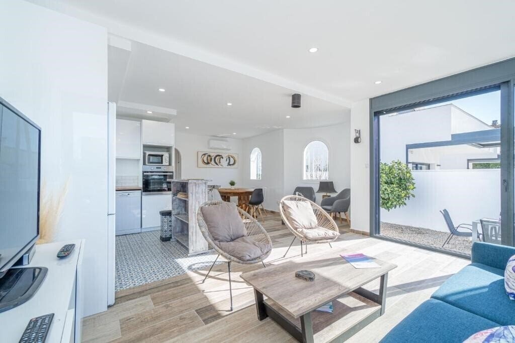 Фотографія Villa Alberes 184 B Empuriabrava 2*