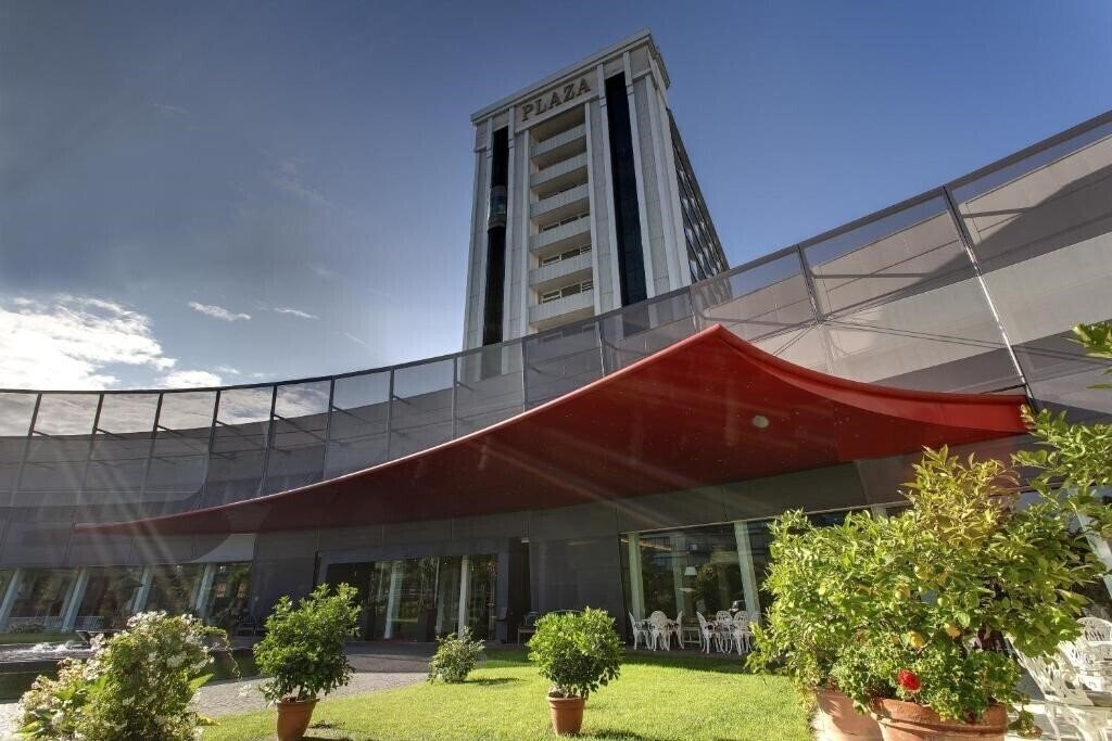 Зображення Panoramic Hotel Plaza 4*