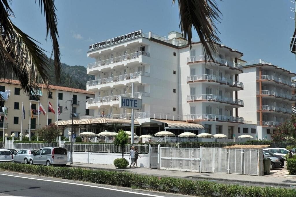 Hotel Pietra Di Luna 4*