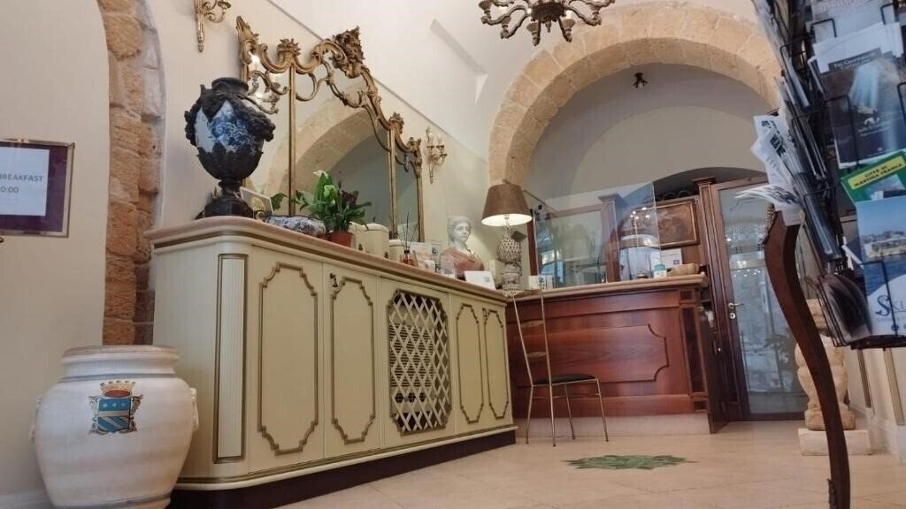 Hotel Akropolis Hotel 4*