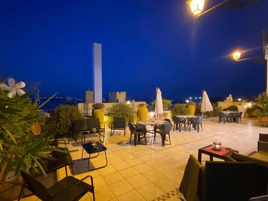 Zdjęcie Akropolis Hotel 4*