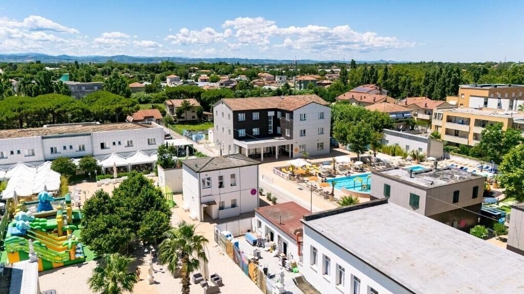 Hotel Color Perla Village (Bellaria Igea Marina) 4*