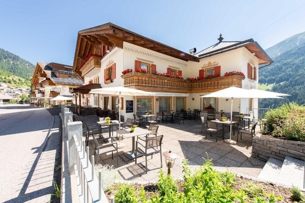 Hotel Stilfserhof 3*