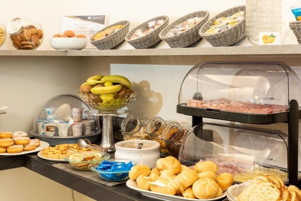 Zdjęcie University 3*