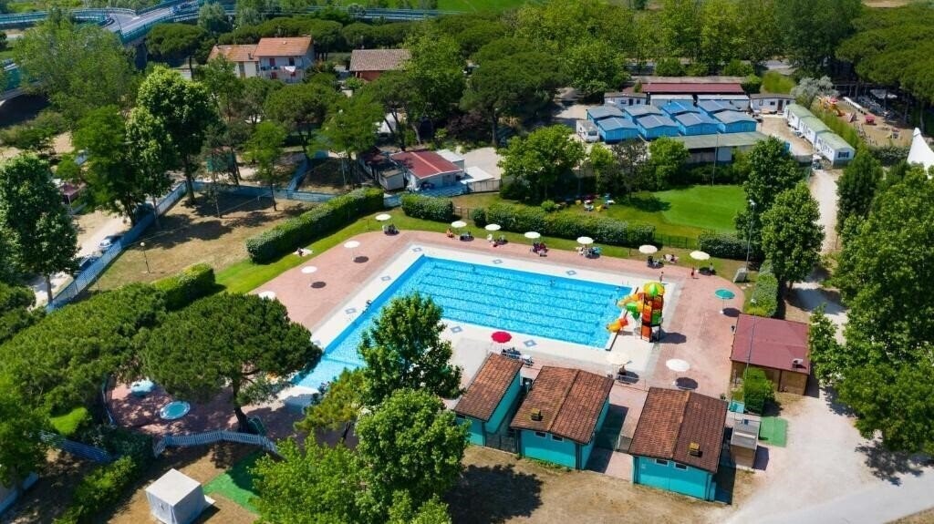 Hotel Cesenatico Camping Village 4*
