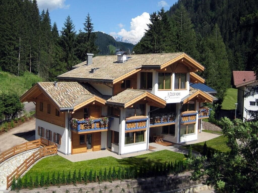 Hotel Color Home Suite Apartments 4*
