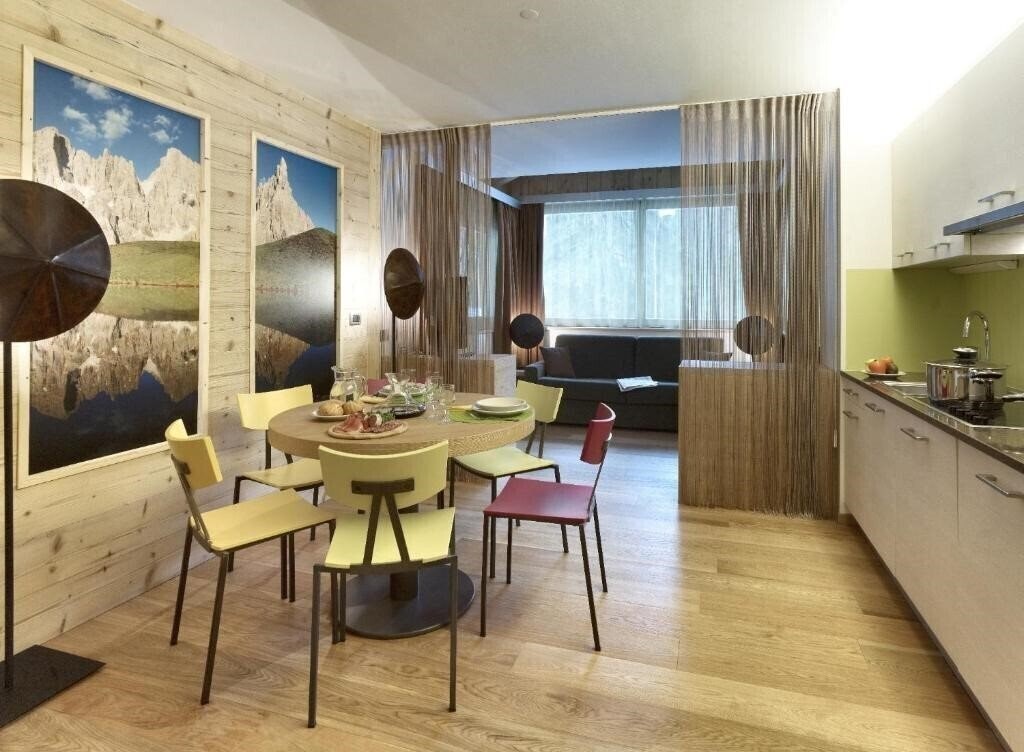 Zdjęcie Color Home Suite Apartments 4*