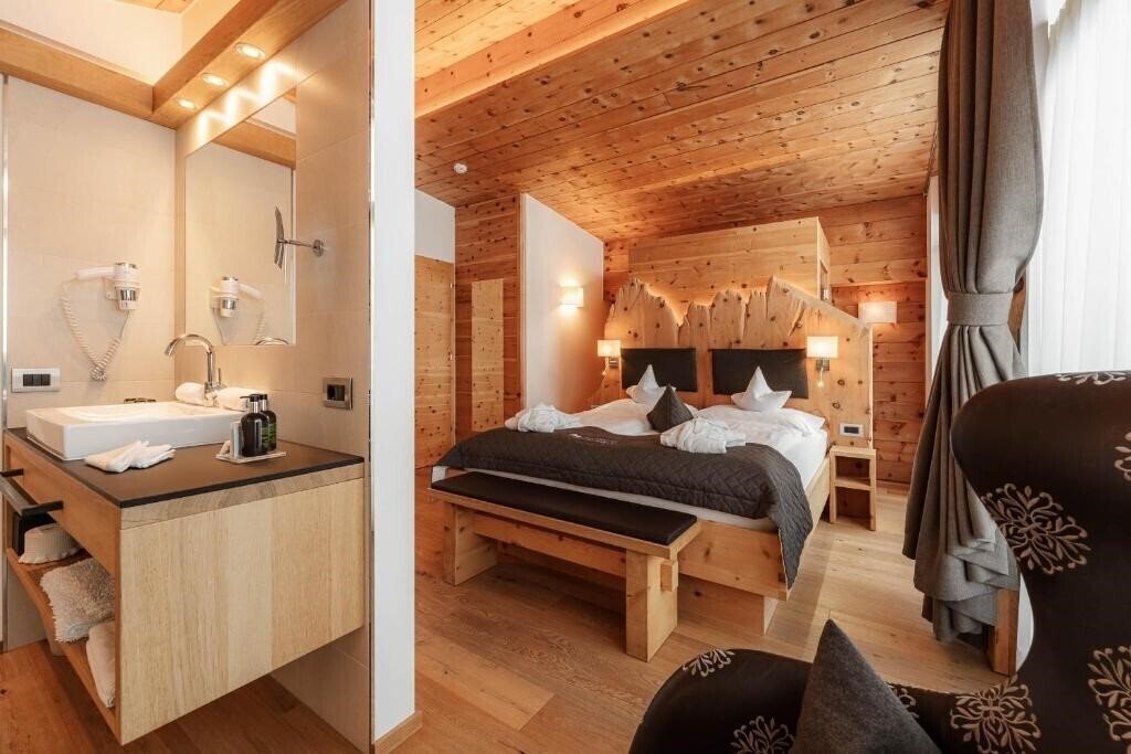 Hotel Chalet Elisabeth Dolomites Alpin & Charme 4*