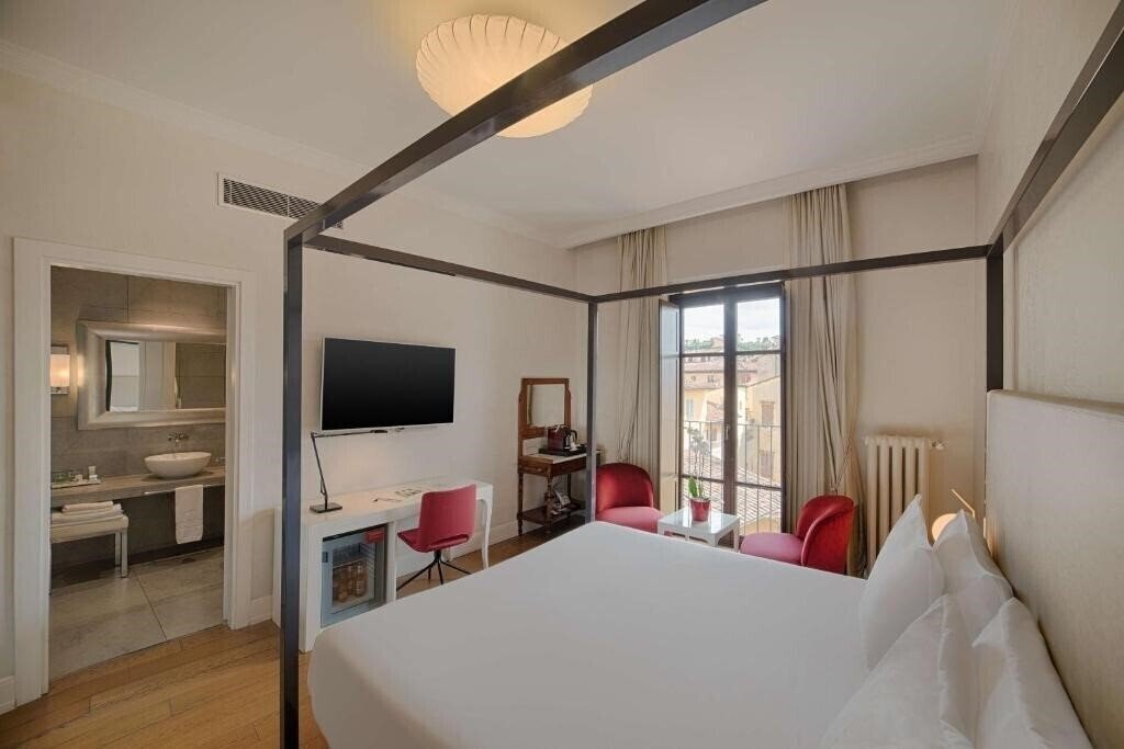 Obraz Nh Collection Firenze Porta Rossa 4*