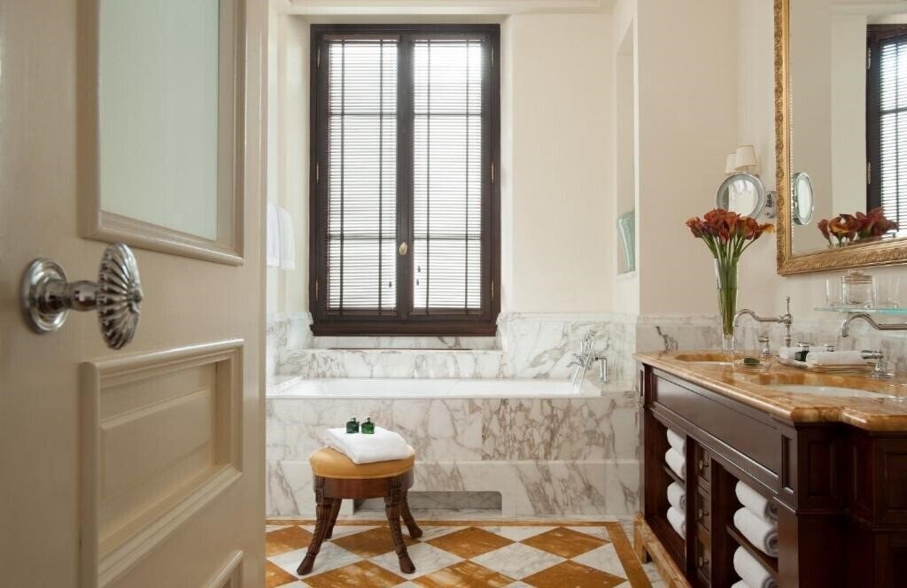 Zdjęcie Four Seasons Firenze 5*