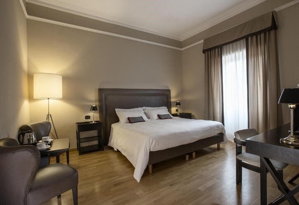 Zdjęcie Ambasciatori Place Hotel (ex. Hotel Ambasciatori) 4*