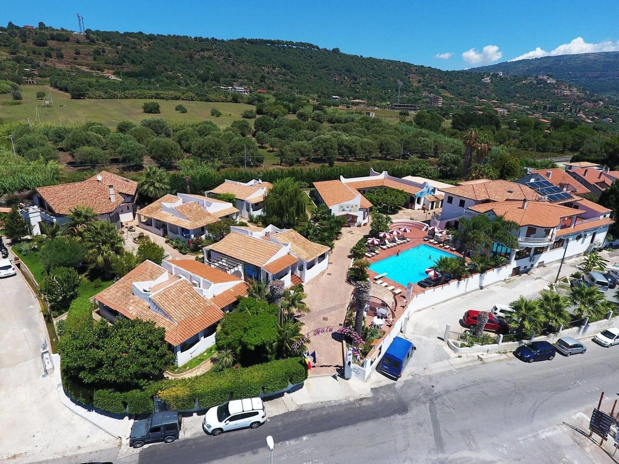 Готель Baia Del Capo 3*