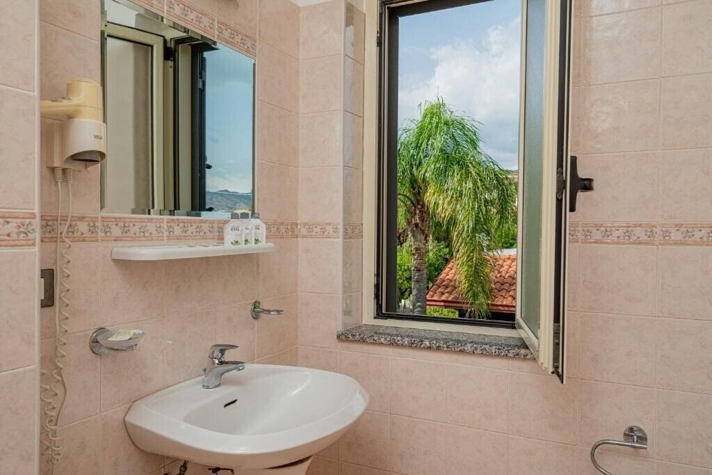 Zdjęcie Club Esse Aquilia Beach Village 4*