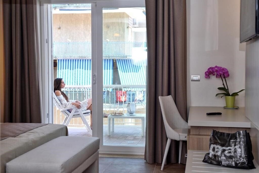 Zdjęcie Pietra Di Luna 4*