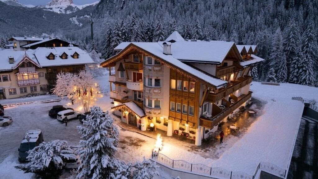 Готель Alpenhotel Panorama 3*