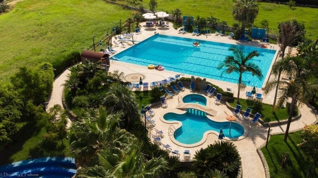 Готель Calabrisella 3*