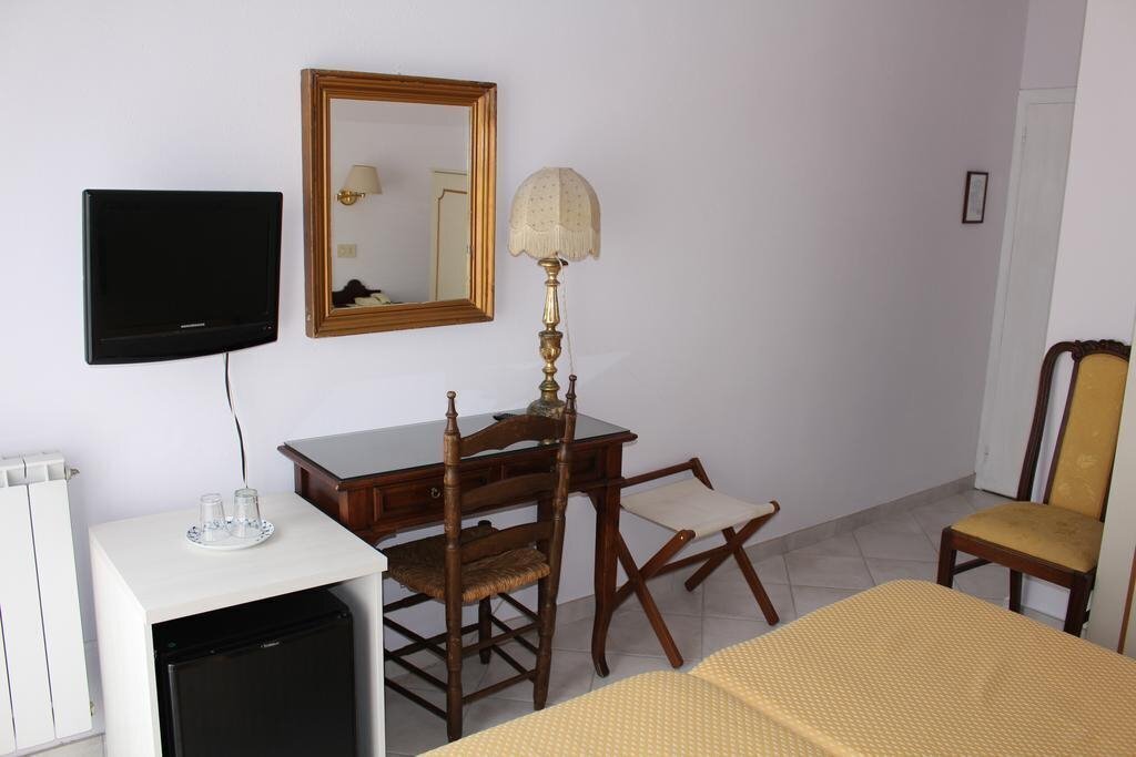 Zdjęcia Villa Mora Hotel (Giardini Naxos) 2*