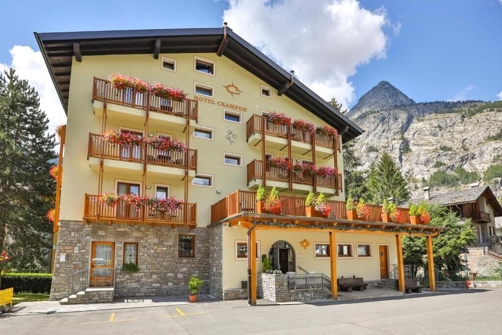 Hotel Crampon 3*
