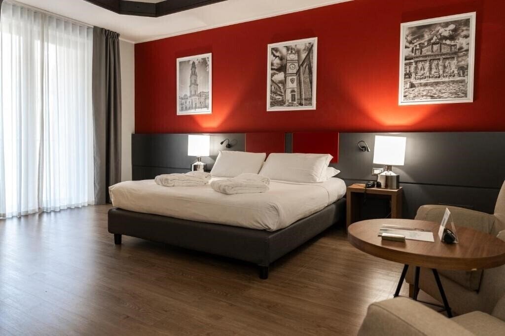 Отель President Hotel 4*