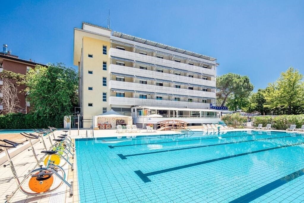 Hotel Aparthotel Albatros 3*