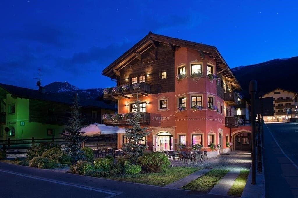 Готель Meeting Hotel (Livigno) 4*