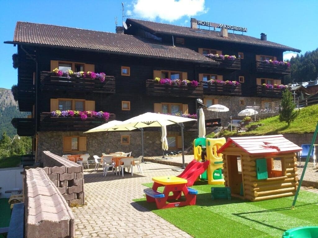 Hotel Margherita Livigno 3*