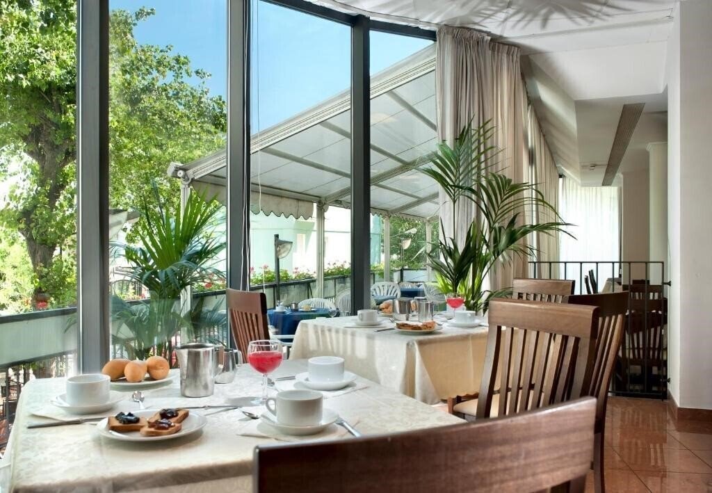 Фотографія Madison Hotel (Gabicce Mare) 3*