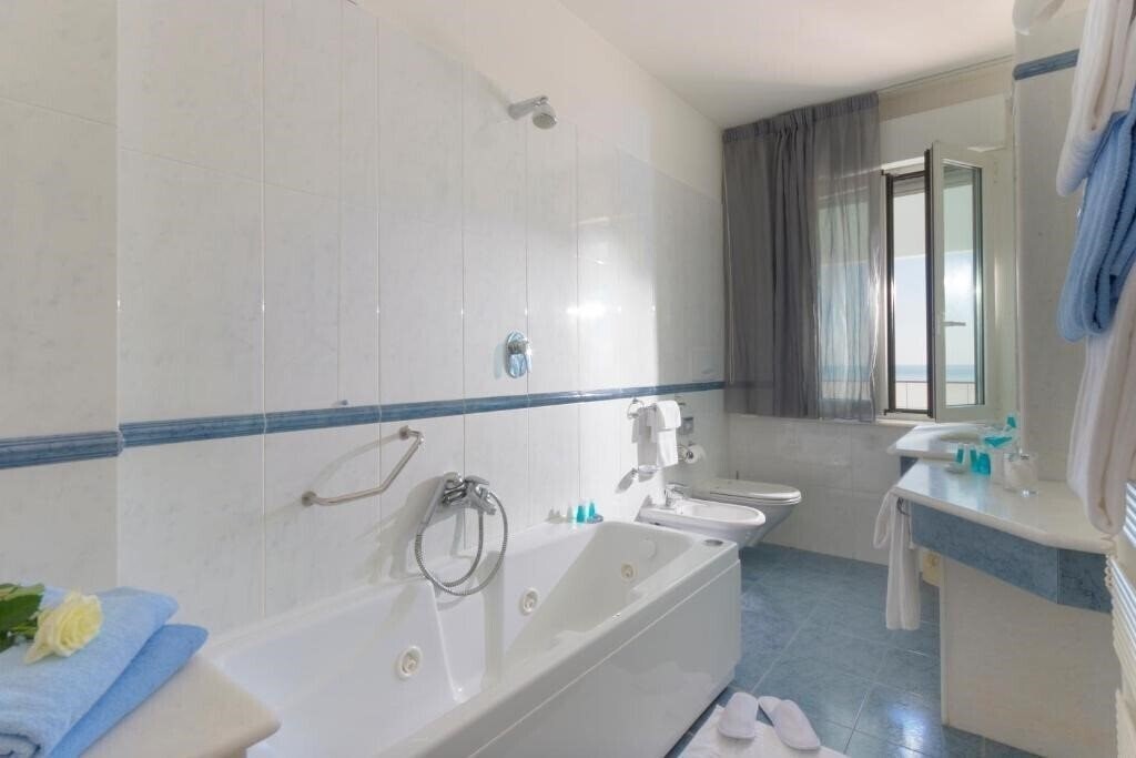 Zdjęcie Il Timone Hotel (Porto San Giorgio) 4*