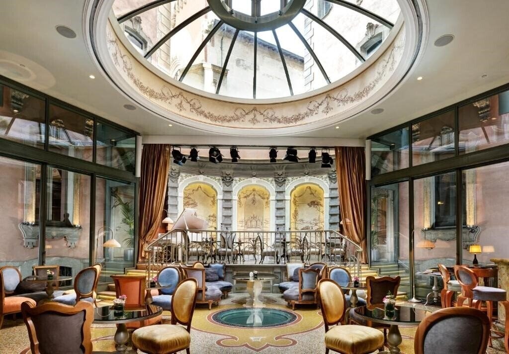 Hotel Chateau Monfort 5*