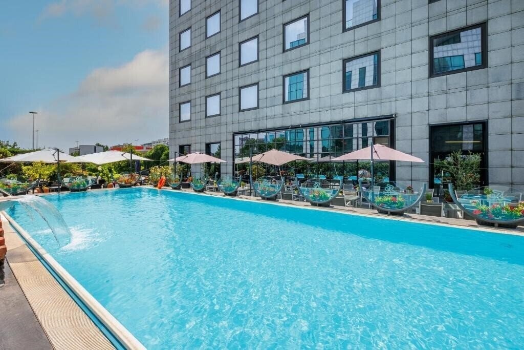 Hotel Ih Hotels Milano Lorenteggio 4*