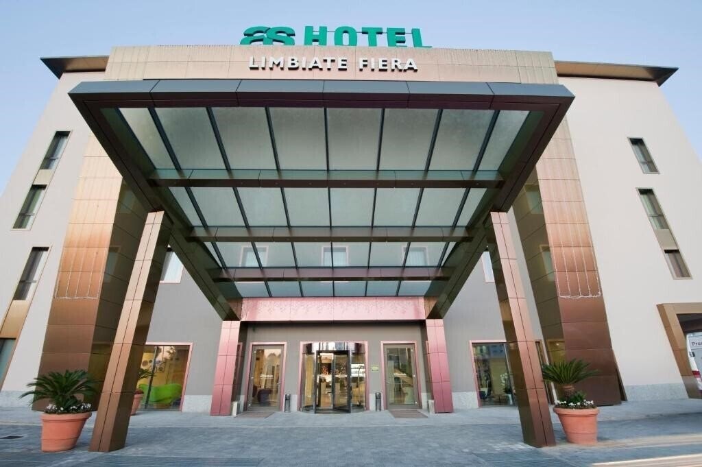 Hotel As Limbiate Fiera 4*