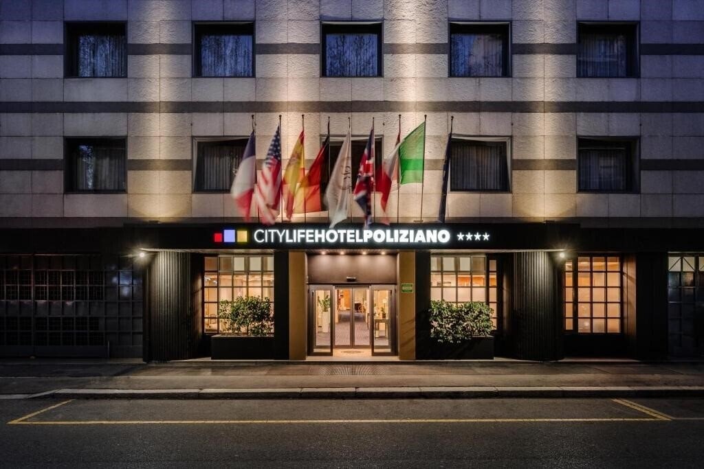Готель City Life Hotel Poliziano 4*