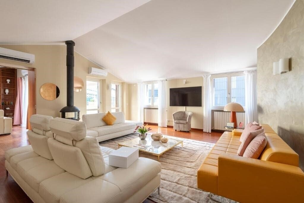 Zdjęcie Heart Milan Apartments San Sepolcro Duomo 5*