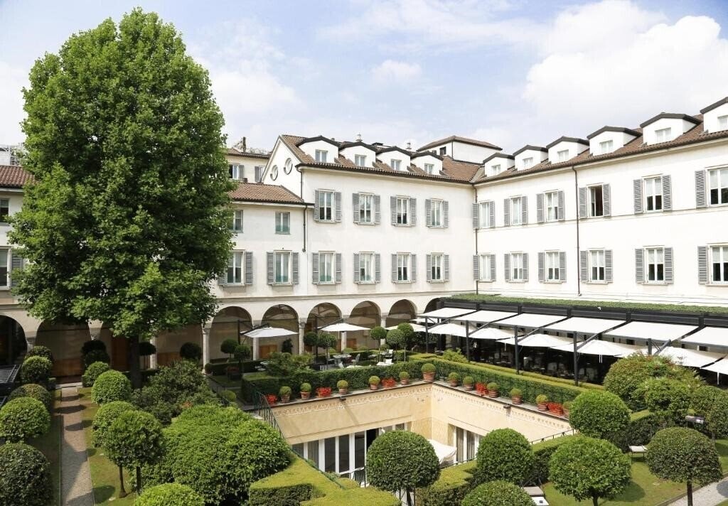 Отель Four Seasons Milan 5*