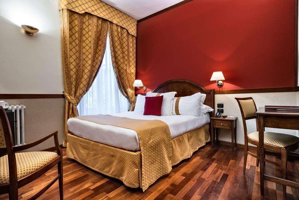 Картинка Felice Casati 4*