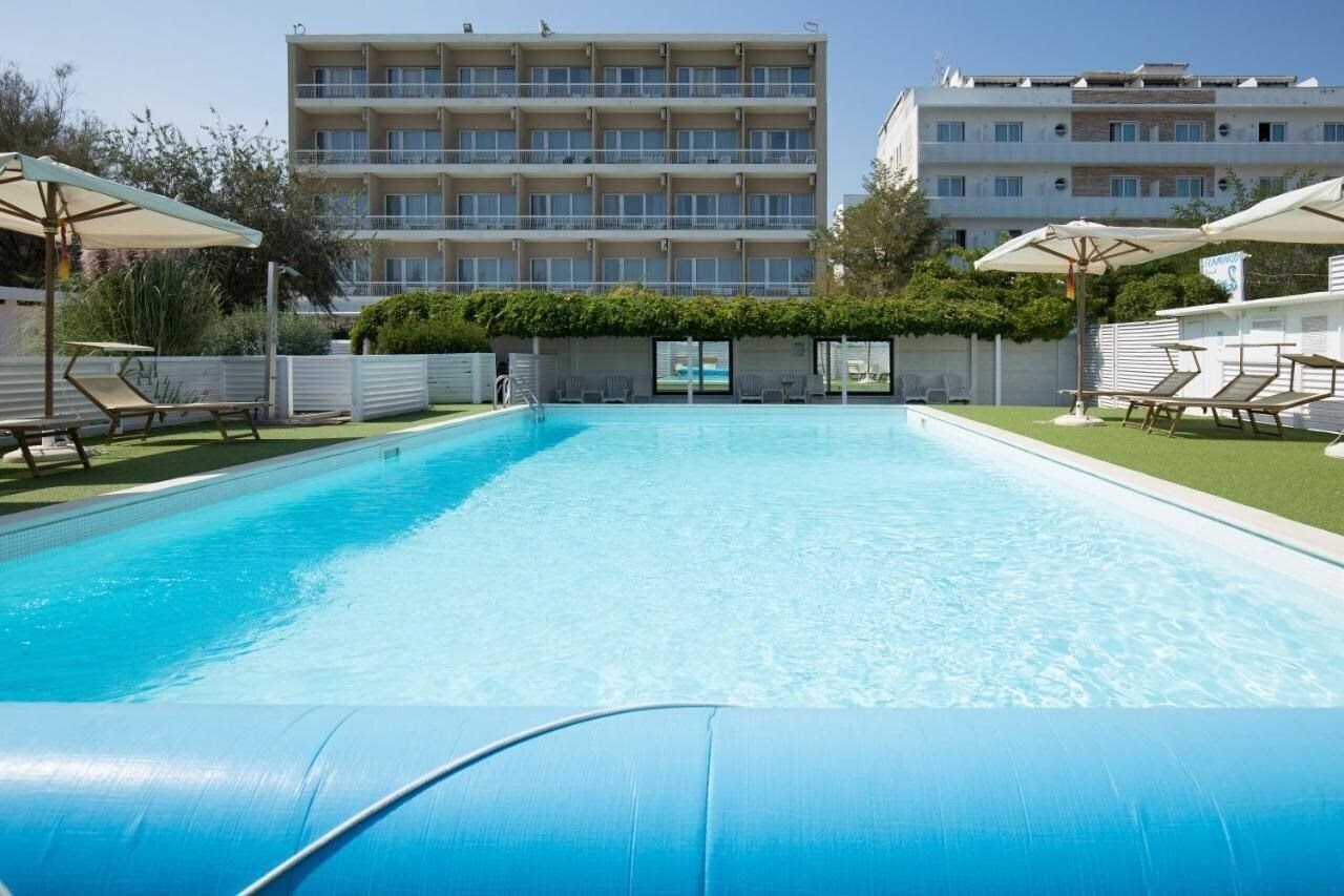 Hotel Color Miami Beach Family Hotel 4*