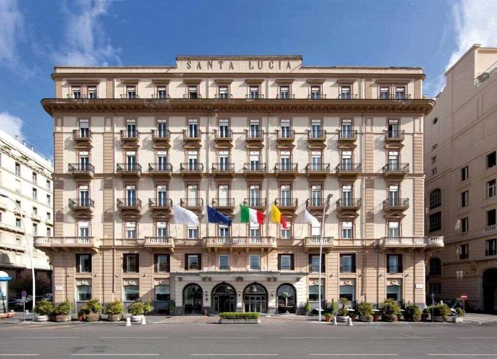 Готель Grand Hotel Santa Lucia 4*