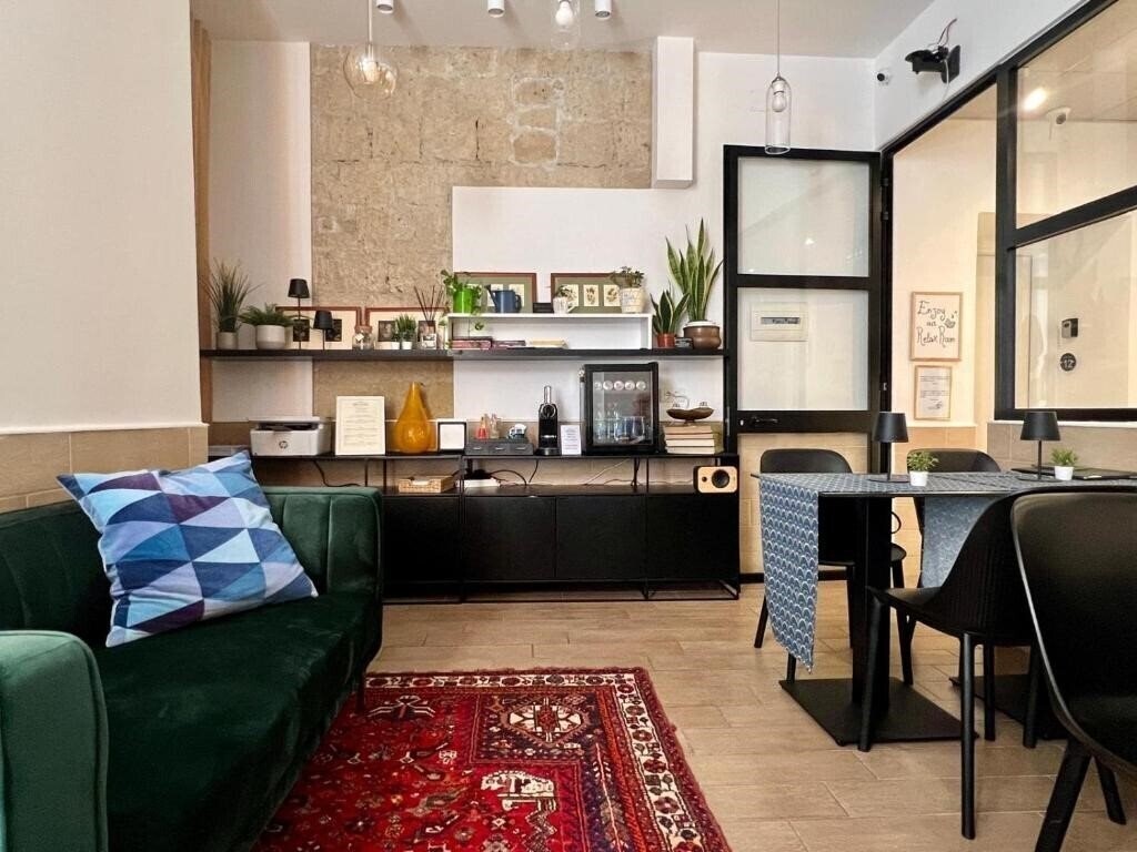 Фотографія H22 Hotel 3*