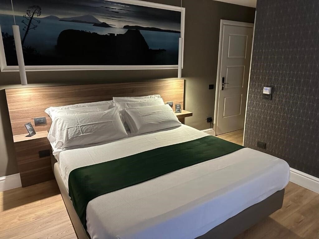 Фотографія 7th Floor Suite 3*