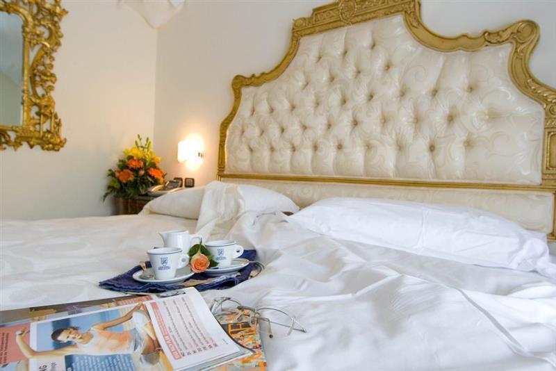 Картинка Hotel Delfini Terme & Beauty 4*