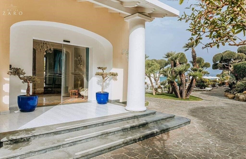 Готель Zaro 4*